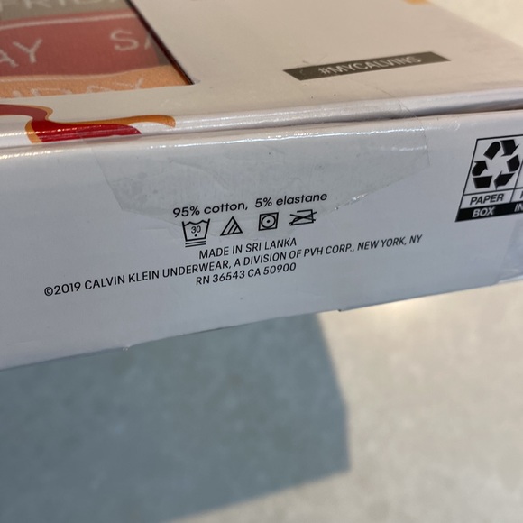 New Calvin Klein 7 Pack Days Of The Week Thongs size small⭐️⭐️⭐️⭐️ - Picture 15 of 16